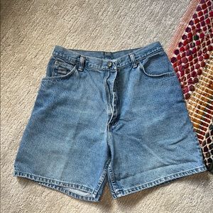 Vintage Wrangler mom jean shorts